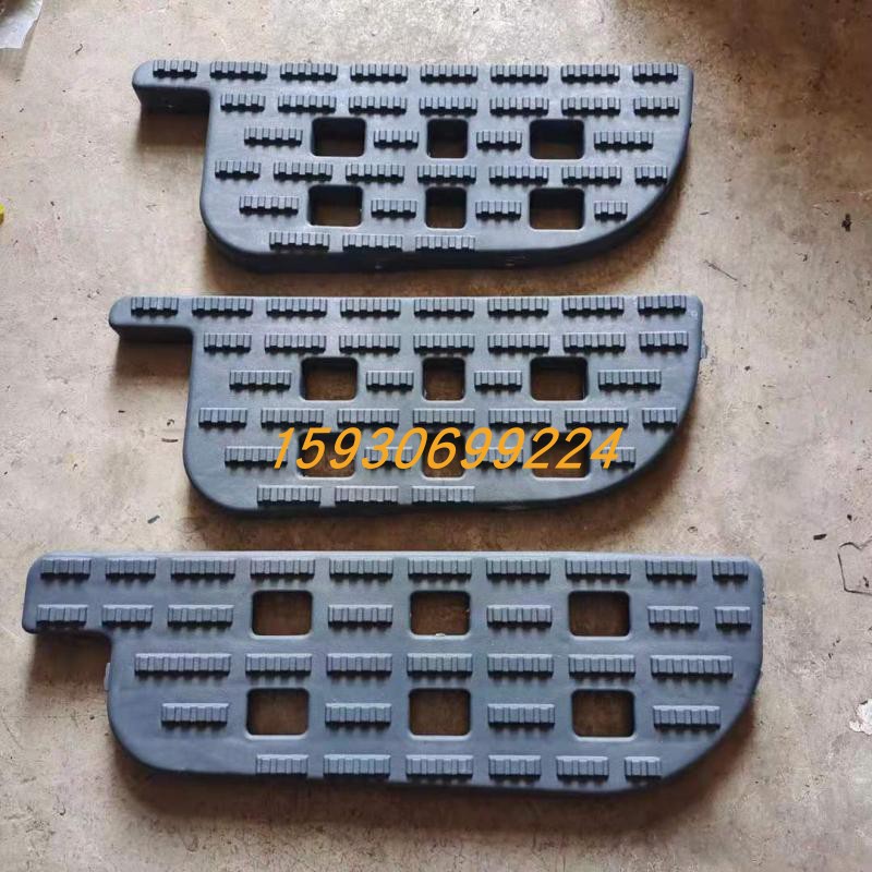 适配欧曼国三护罩踏板垫塑料上护罩下护罩支架 etx上车脚踏板垫铁