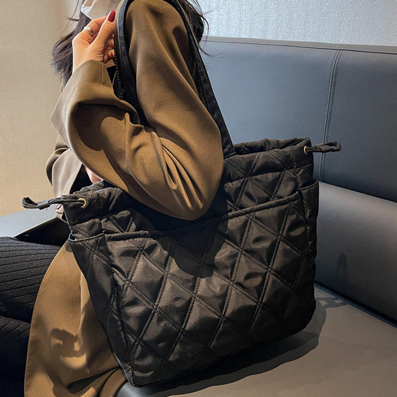 ins风棉服包韩版手提托特包女大容量2023冬季新款单肩包菱格大包