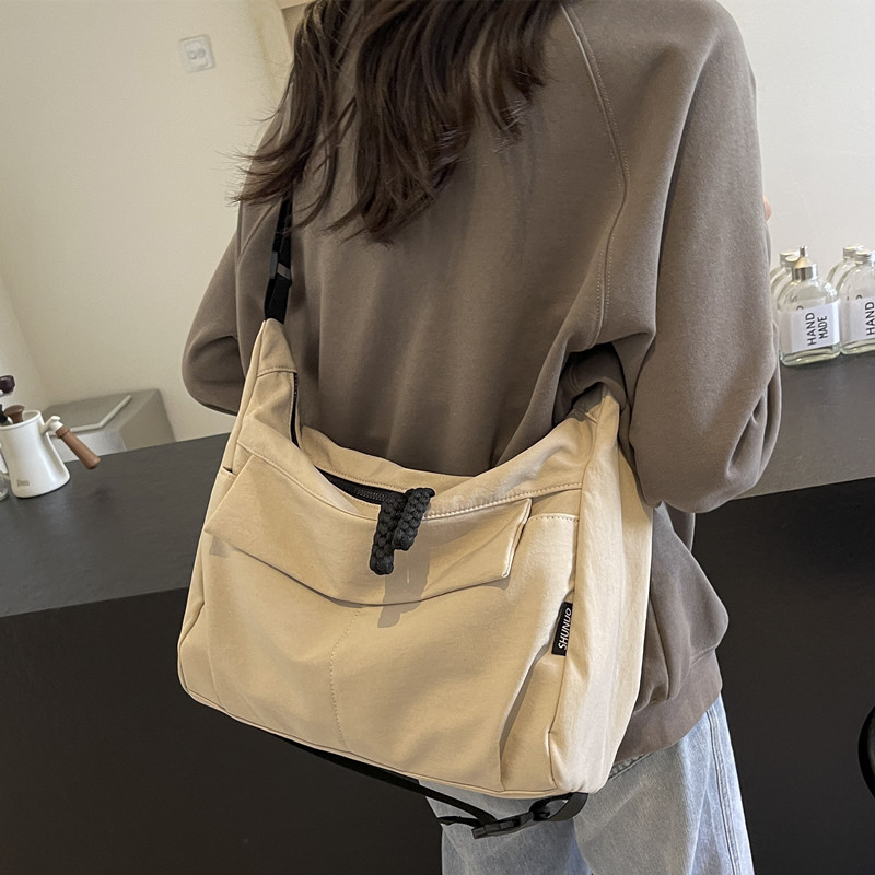 斜挎包女学生装书背包男大容量大学生上课书包男生通勤包单肩挎包