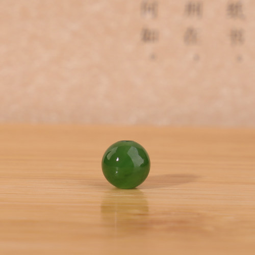 天然俄料碧玉圆珠精选单颗阳绿色