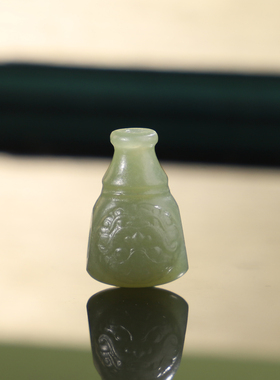 和田玉湖水绿深色瑞兽三通精工