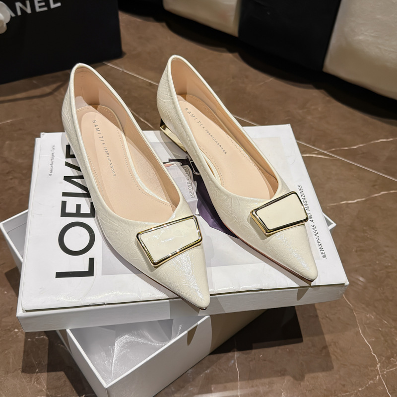 法式尖头浅口低跟单鞋