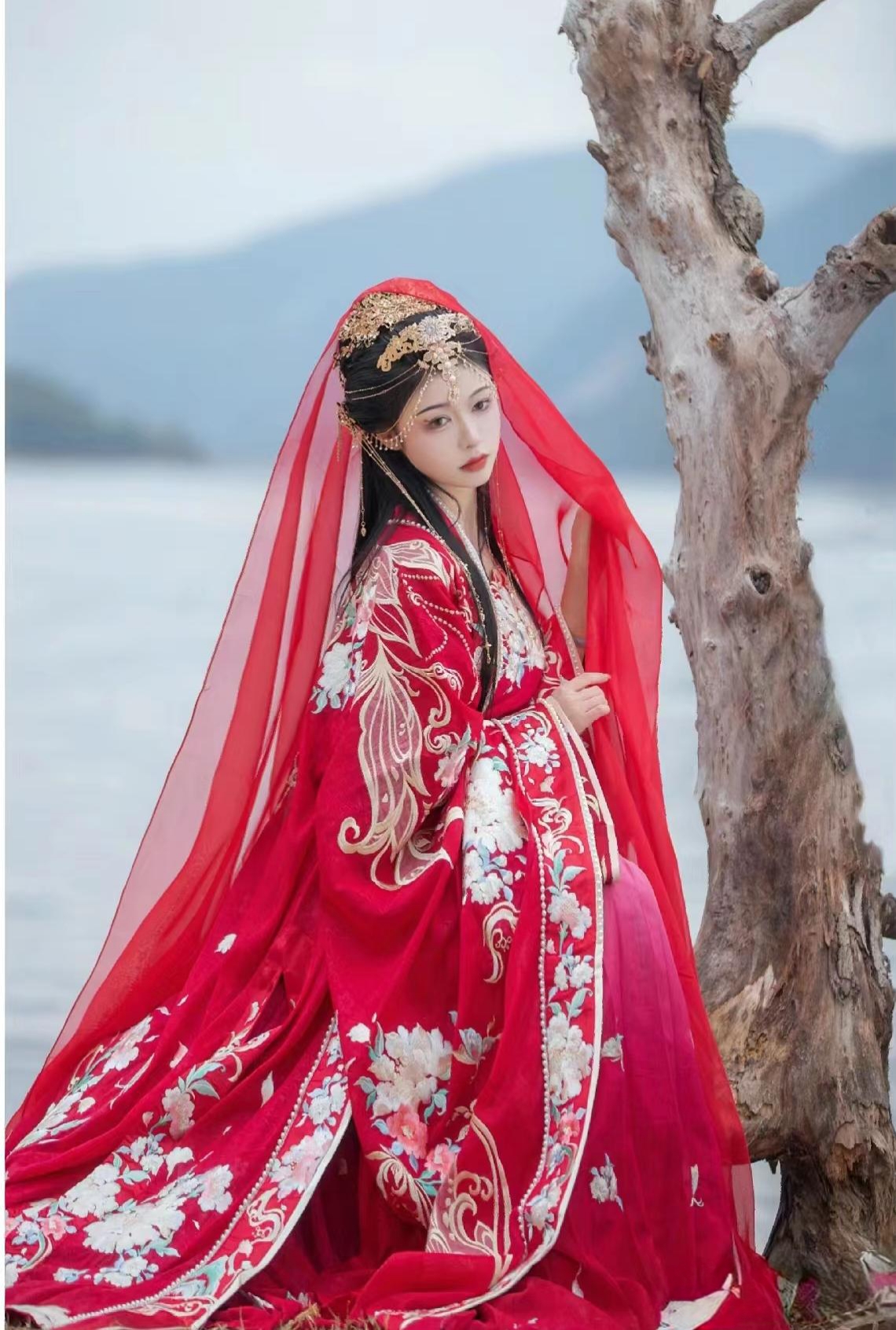 （出租）华韵天娇金玉良缘宋制汉服婚服重工绣花大袖刺绣凤冠霞帔