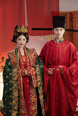 【出租】琴瑟和鸣宋制汉服婚服金通透孔花罗盘金绣重工 云河千色