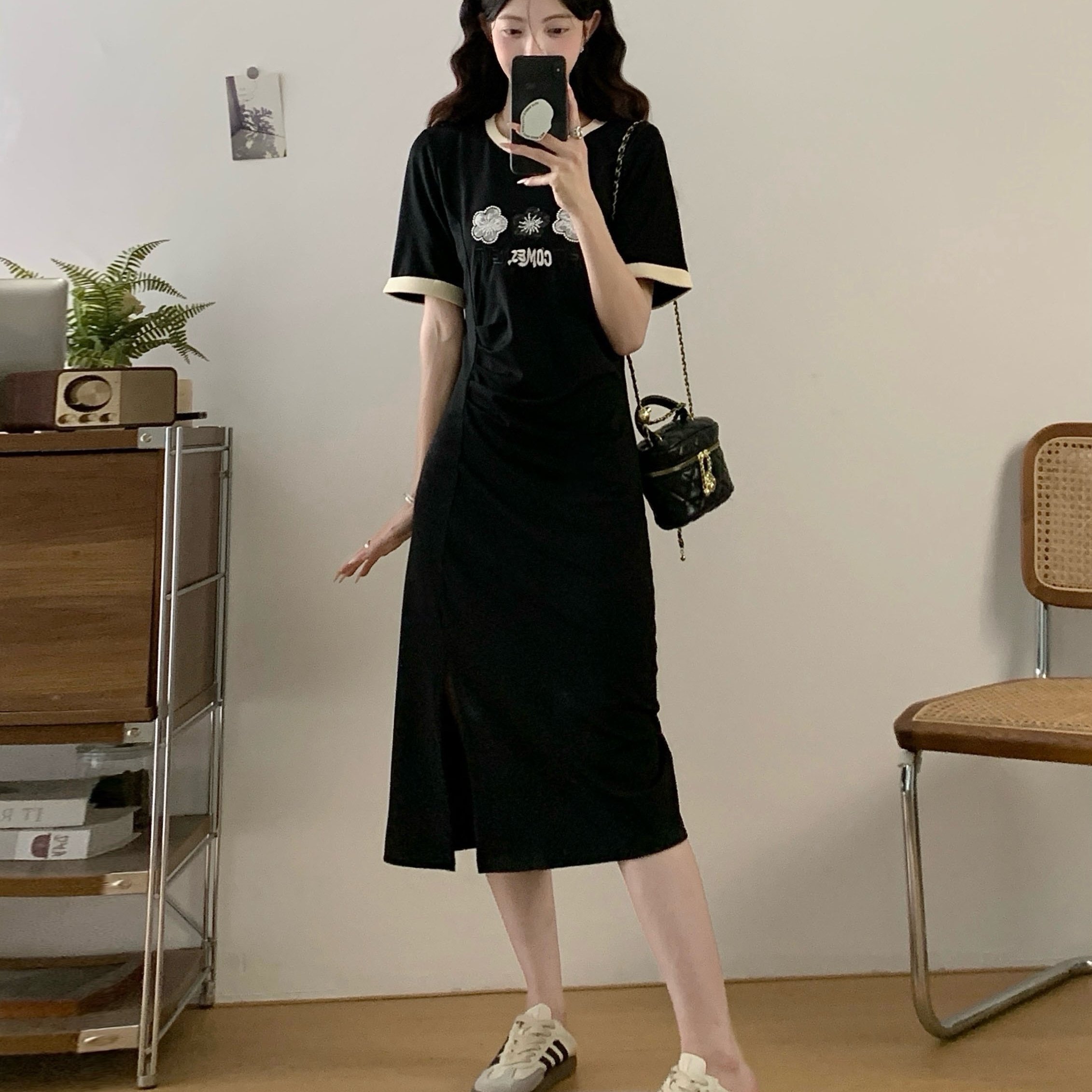 实拍小个子重工花朵连衣裙撞色皱褶遮肉显瘦中长款大码T恤裙女夏