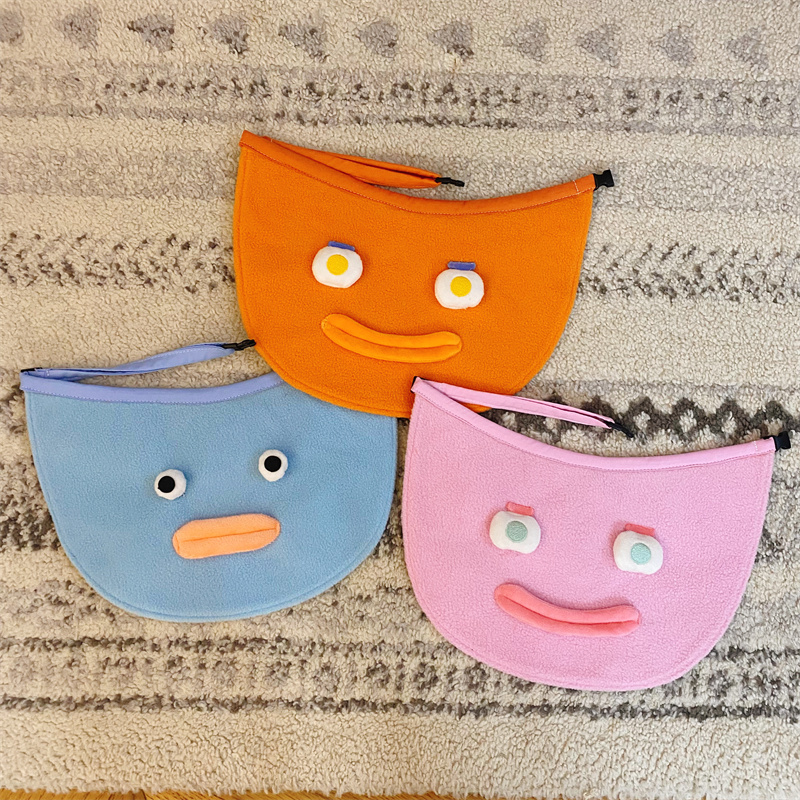 巧手于妈搞怪表情防水口水巾大狗