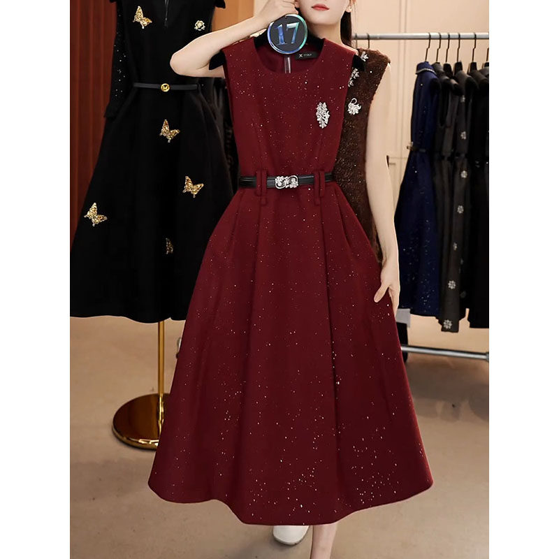 轻奢洋气精致名媛红色背心裙2025冬季新款时尚减龄休闲百搭A字裙