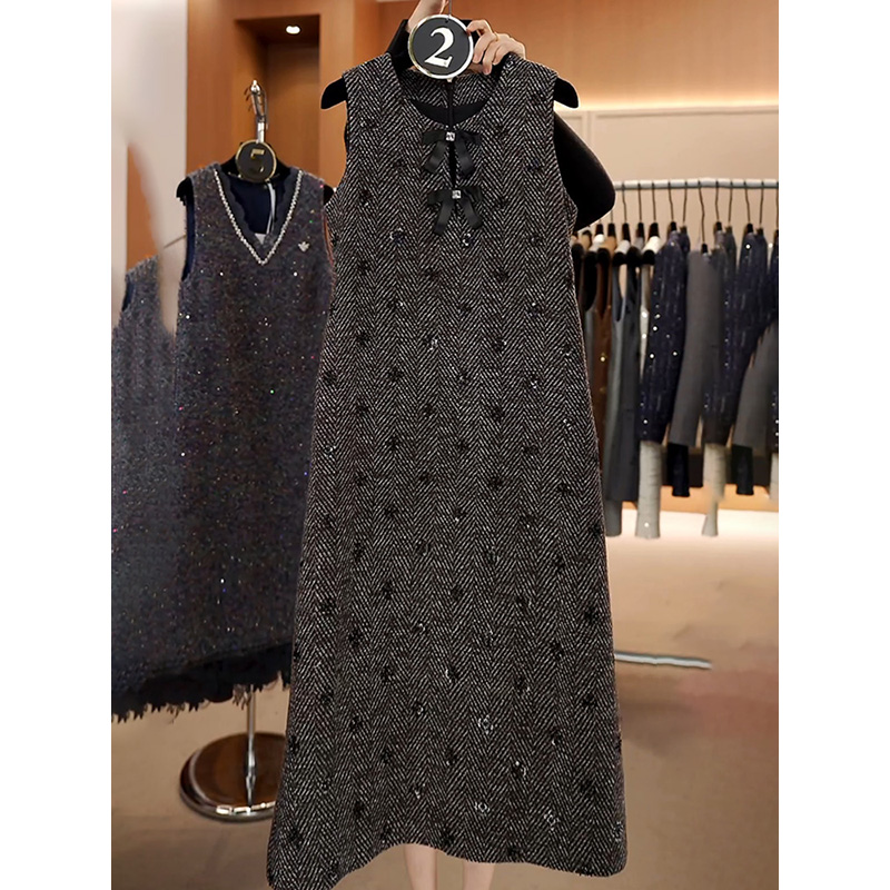 轻奢洋气减龄蝴蝶结背心裙女2025冬季新款气质名媛百搭显瘦A字裙