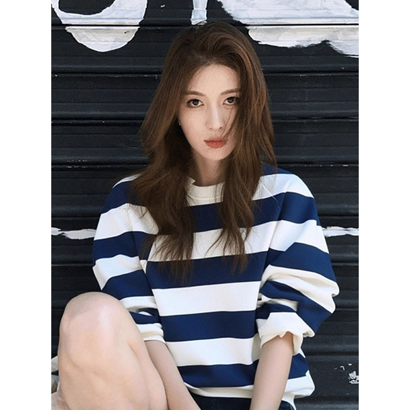 时尚减龄休闲风撞色条纹卫衣女2025秋季新品韩系套头圆领显瘦上衣