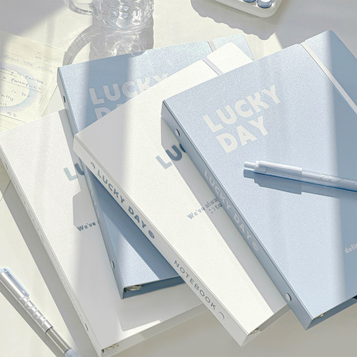 三年二班LUCKYDAY绑带活页本