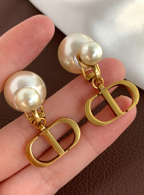 奥米迪奥CD珍珠前后款耳夹小众设计高级感无耳洞无痛2025新款耳饰