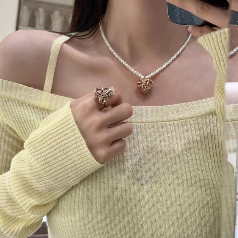 红色珐琅蝴蝶爱心珍珠项链女轻奢高级情人节限定D家2026新款颈链