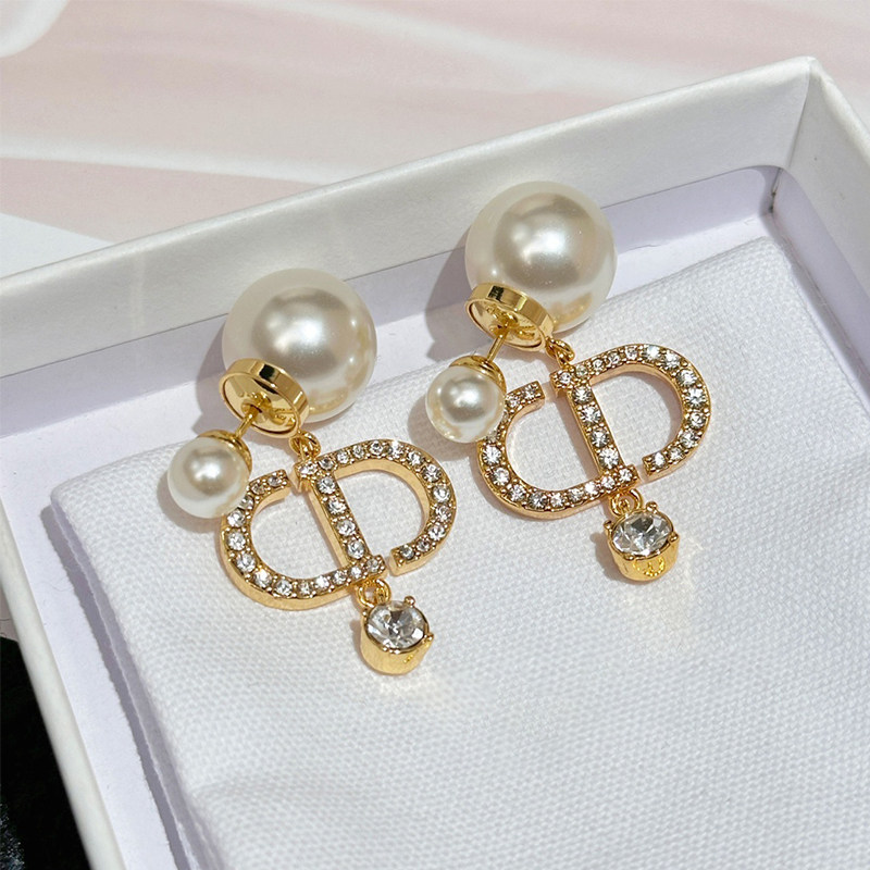D家新款满钻字母珍珠耳钉女吊坠单钻气质百搭高级感轻奢耳环耳饰