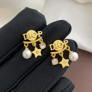 奥米迪奥字母星星流苏珍珠耳钉女高级感D两戴耳环韦雪同款耳饰
