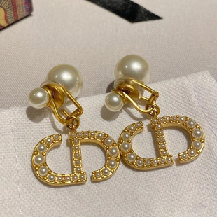 奥米迪奥大小珍珠耳夹2025年小众设计高级感耳环气质百搭日韩耳饰