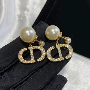 大字母镶钻CD金色珍珠耳钉女轻奢高级感气质D家耳饰韦雪同款耳环