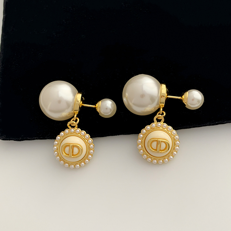 奥米迪奥圆形纽扣字母CD吊坠珍珠耳钉女轻奢气质小香风高级感耳饰