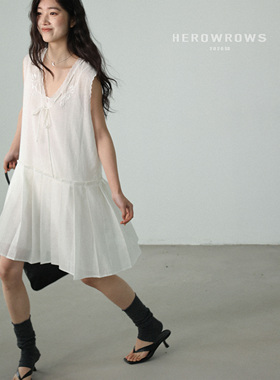 Herowrows 26ss 叠穿V领压褶连衣裙 刺绣无袖背心裙