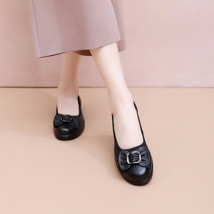 登云花牌女鞋2025新款真皮平底单鞋女浅口圆头一脚蹬通勤奶奶鞋