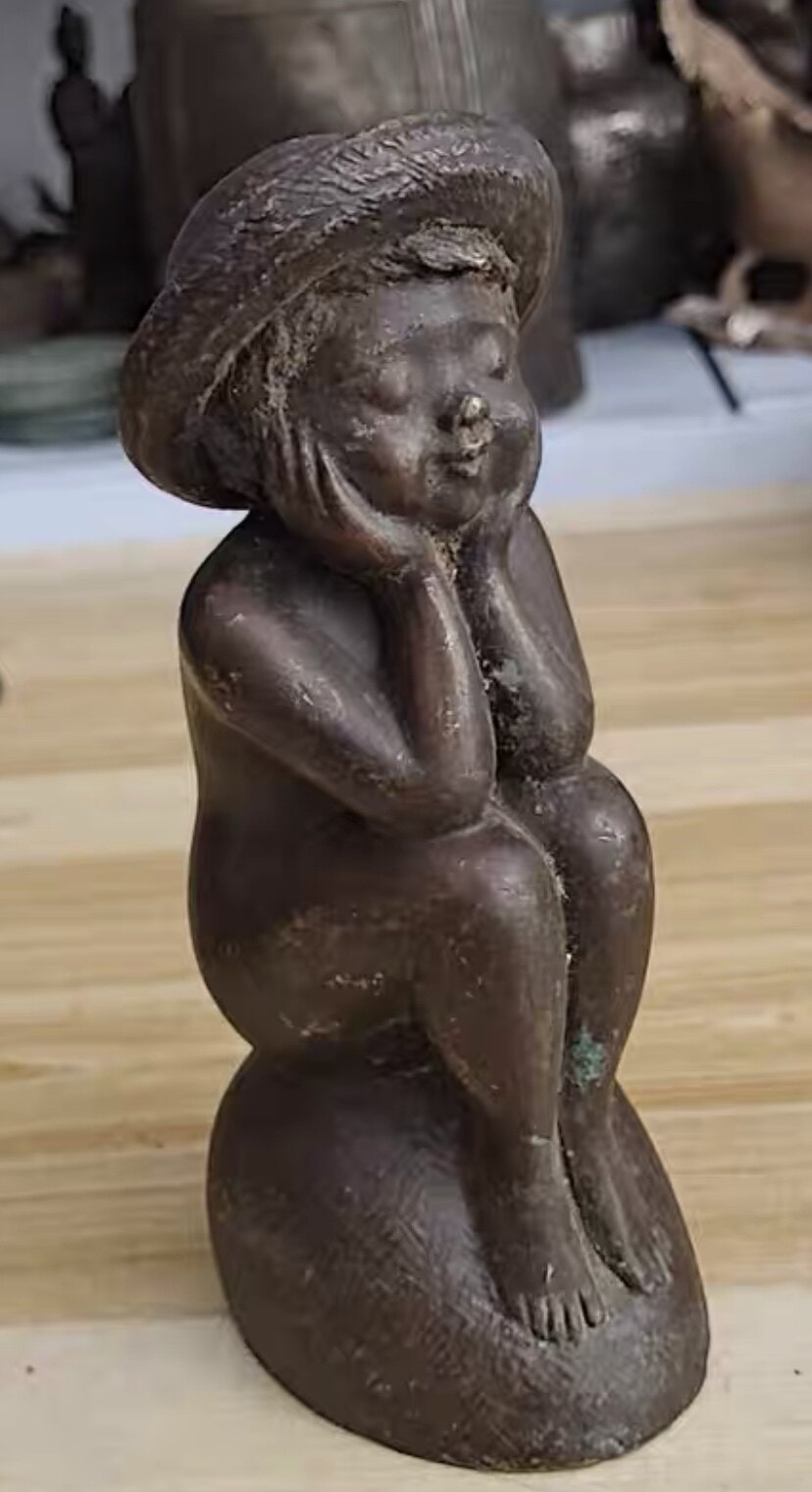 玉野勢三作铸铜小萝莉摆件，高17厘米，重2.97斤，有款，名家作品