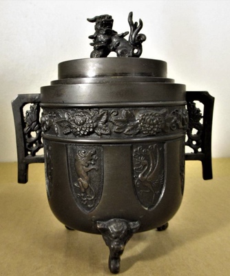 能作吉秀作品铜香炉，可收藏，尺寸高18厘米，重1320克。