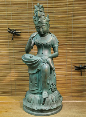 山本山云作铸铜菩萨像，重6.5公斤，高42厘米，全球限量1000