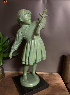 日本加藤豊作收藏级持雀少女铜像，重11.5公斤，高度50厘米