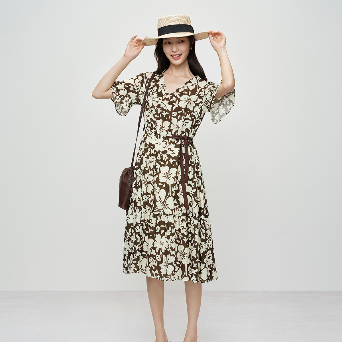 【抱花富印花】纳薇26夏新款亚麻莱赛尔法式度假风系带连衣裙