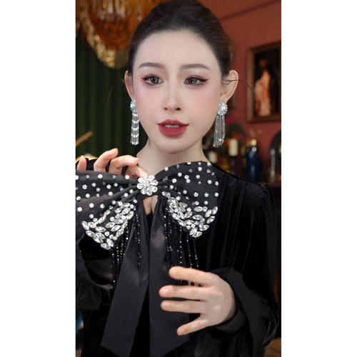 轻奢设计款多色水钻珠珠蝴蝶结灵动流苏别针款WW047