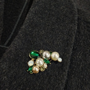 新款 上新绿色珠珠别针皇冠配饰B128