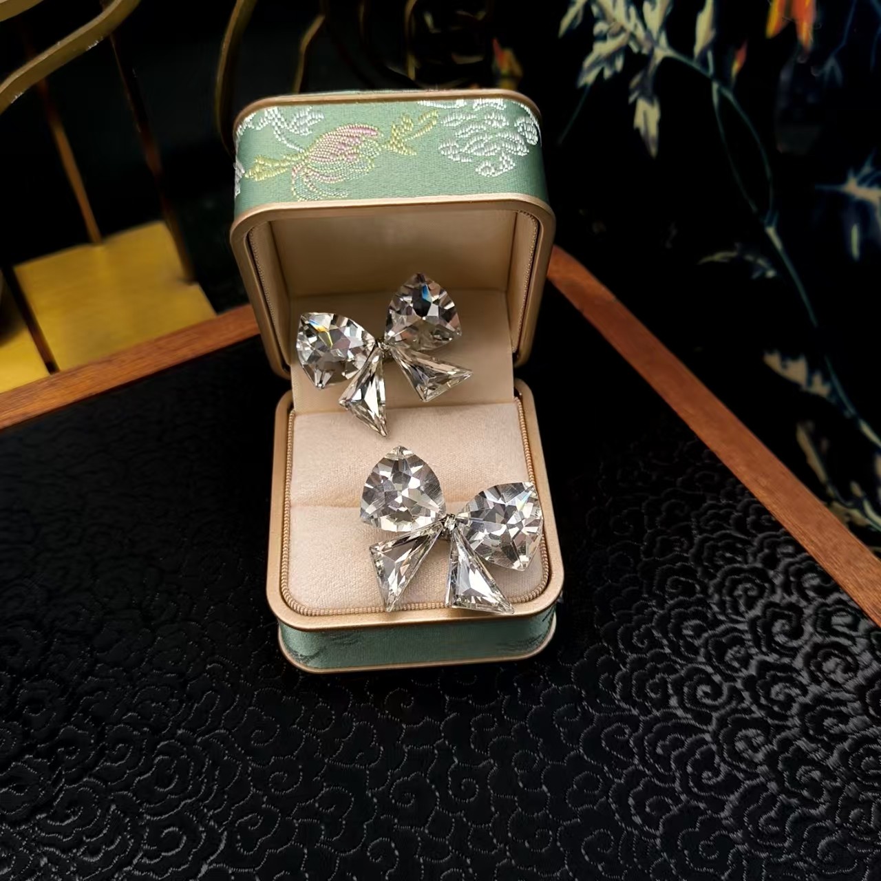 大颗透亮水钻蝴蝶结款别针ww023,饰品/流行首饰/时尚饰品新,其他DIY饰品配件,淘宝优惠券,粉丝福利购,淘宝优惠卷