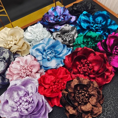 新款立体山茶花缠绕珠珠蕾丝