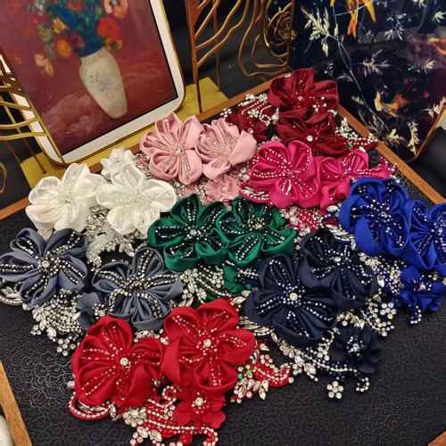 轻奢精致含苞待放花朵蔓延气质胸花带别针AZ999