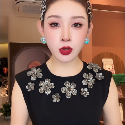 时尚百搭女士气质韩版带钻满钻枪色立体方钻水钻花带别针AZ144
