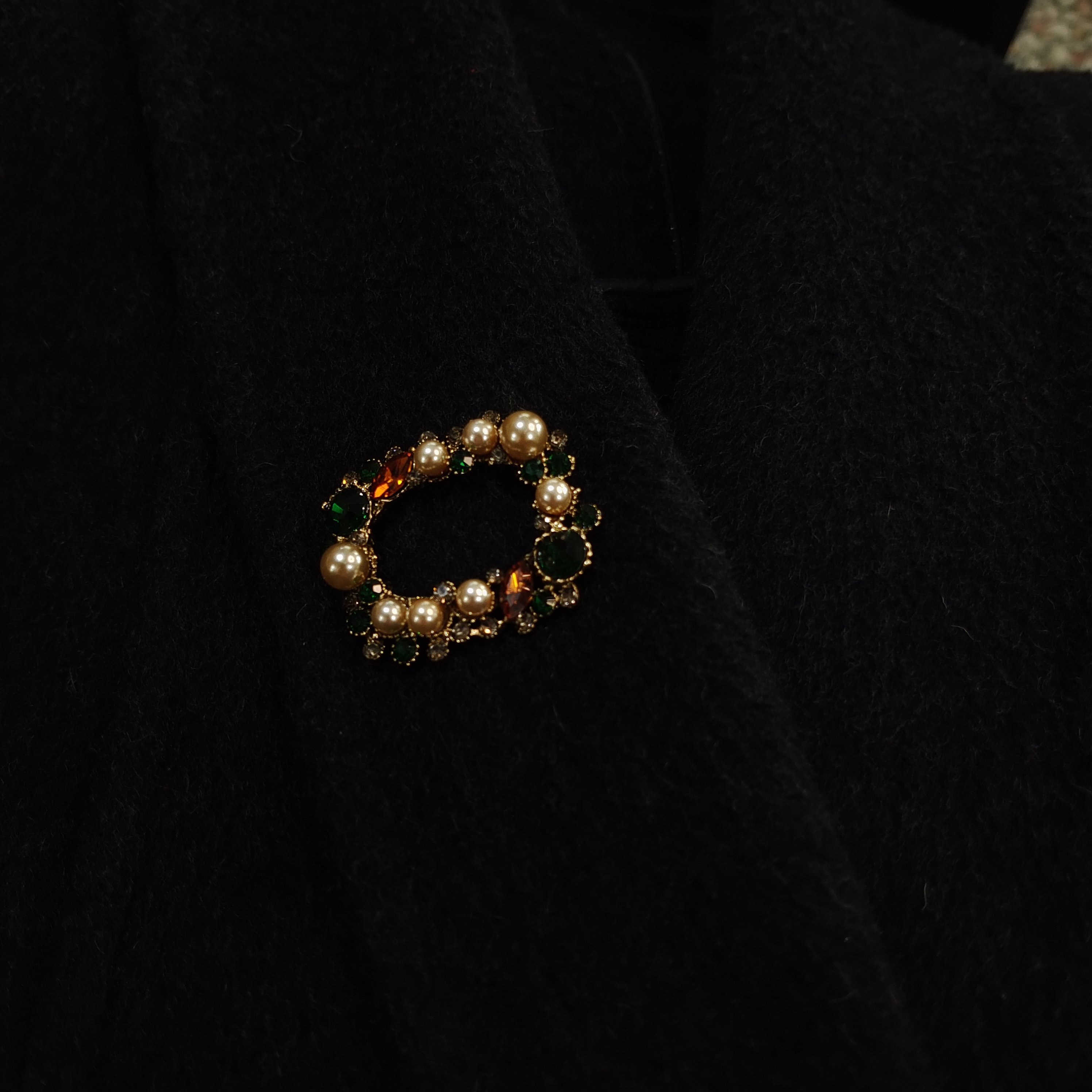 新款上新金色珠珠方形别针皇冠配饰B111