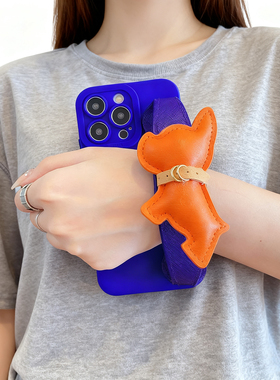 适用三星C55手机壳S23S22S21 FE斗牛犬腕带S25S24Ultra斜挎A36A26A35A34A33A32A13A71蓝色S20S10S9S8套A05A06