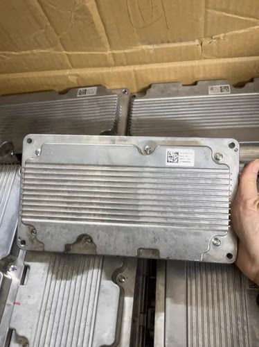 宁德时代CATL电池管理系统BMS 型号：800126-00027-1.0
