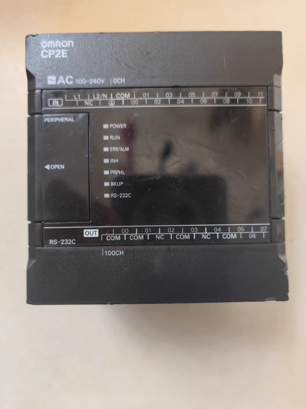 欧姆龙PLC CP2E-E20DR-A 图片实物功能包好适合需要稳定可靠的PLC