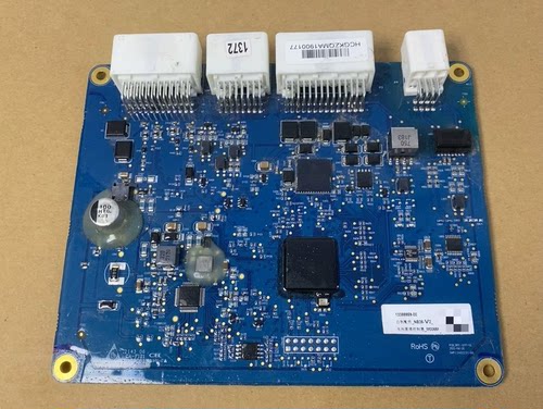 比亚迪电池管理系统模块BMS 型号：QH-BMIC-J151S1