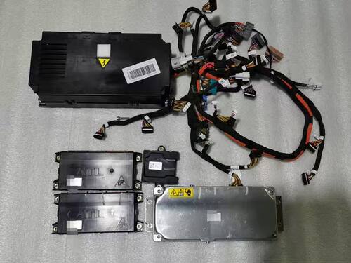 岚图梦想家37.5度电，宁德时代电池管理系统BMS BMU，采集板CSC，