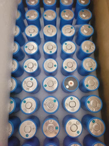 全新亿纬C40 20AH 3.2V铁锂，亿纬40135，全新，大量现货