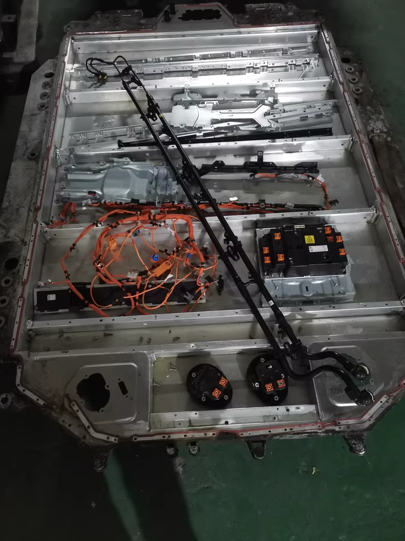 宝马i3 eDrive 40L 宁德时代三元79.05kwh电池包外壳，底壳，