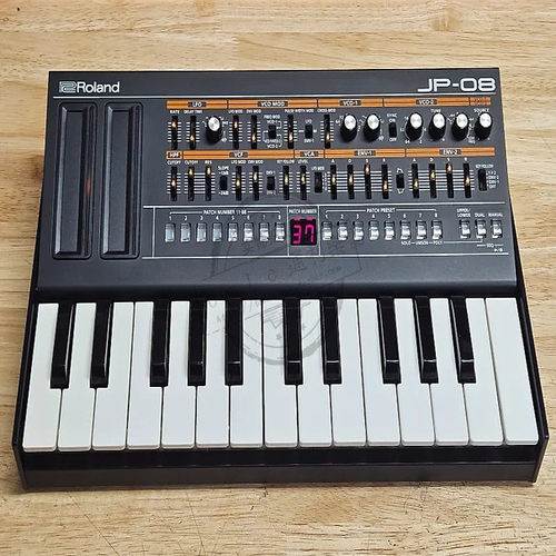 Roland罗兰JP-08外接小型合成器