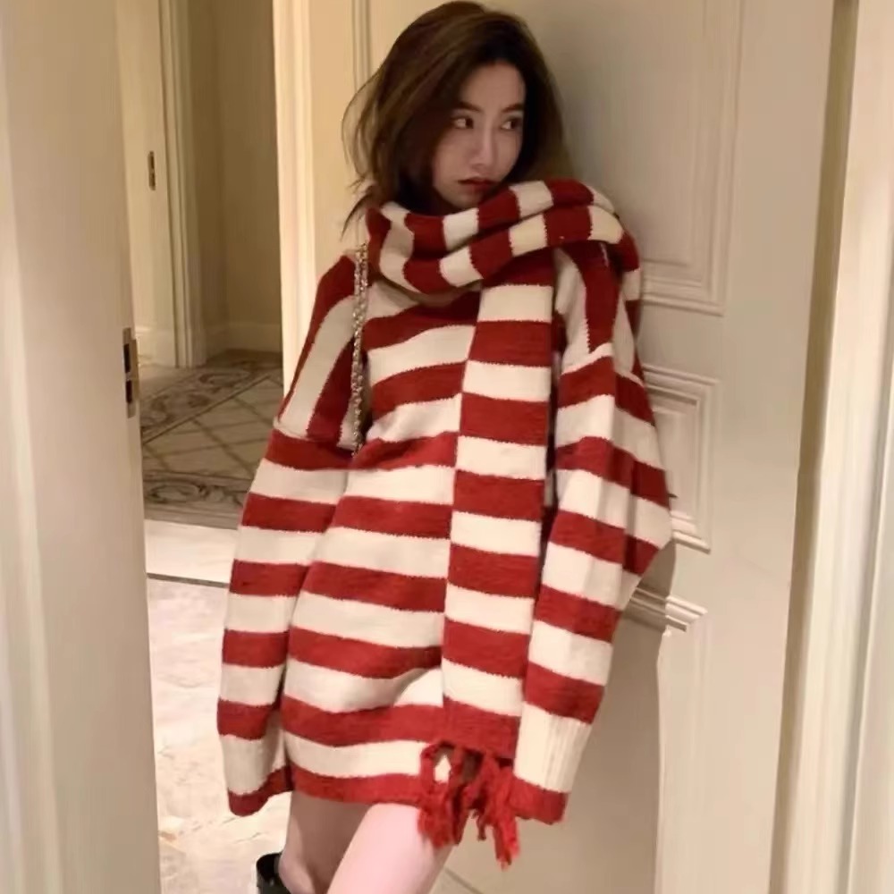 大码显瘦慵懒风V领中长款条纹毛衣女秋冬新款圣诞红色宽松针织衫