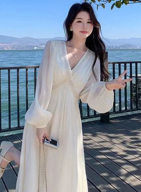 法式温柔风连衣裙女春秋新款长袖气质V领小个子洋气白色雪纺长裙