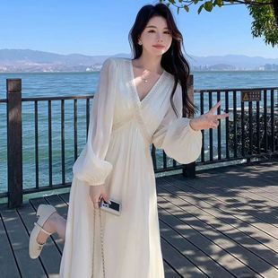 法式温柔风连衣裙女春秋新款长袖气质V领小个子洋气白色雪纺长裙