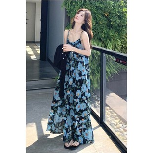 气质雪纺沙滩温柔风长裙子 海边度假蓝色碎花吊带连衣裙女2025夏季