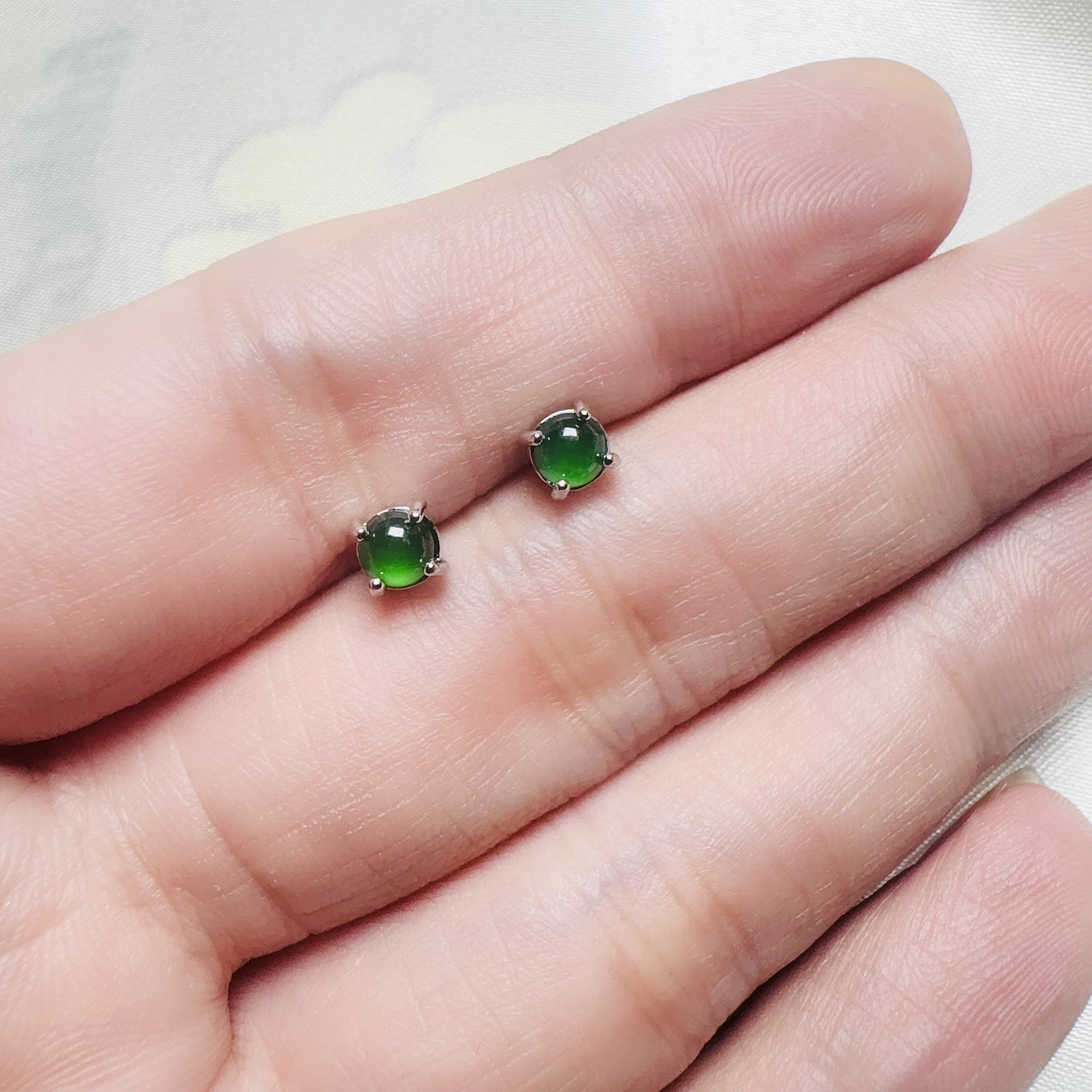 天然A货翡翠镀银满绿玉石耳钉时尚百搭满绿满色蛋面气质多样性