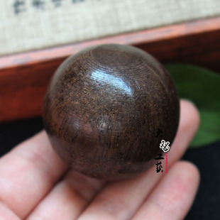 沉香木健身球保健手球按摩手掌把玩手球 皮黑皮灰实木手球