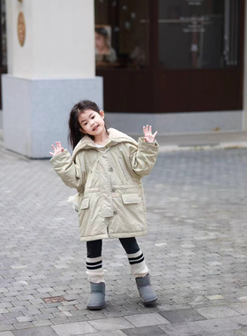 黎巴拉童装112羊毛桑蚕丝内里！女童羔羔毛加绒中长款派克服外套